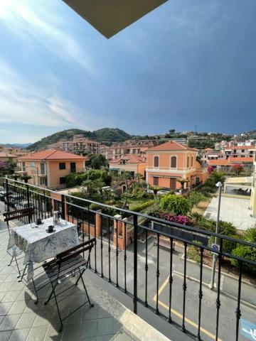 Residenza Marina Apartamento Riva Ligure Exterior foto