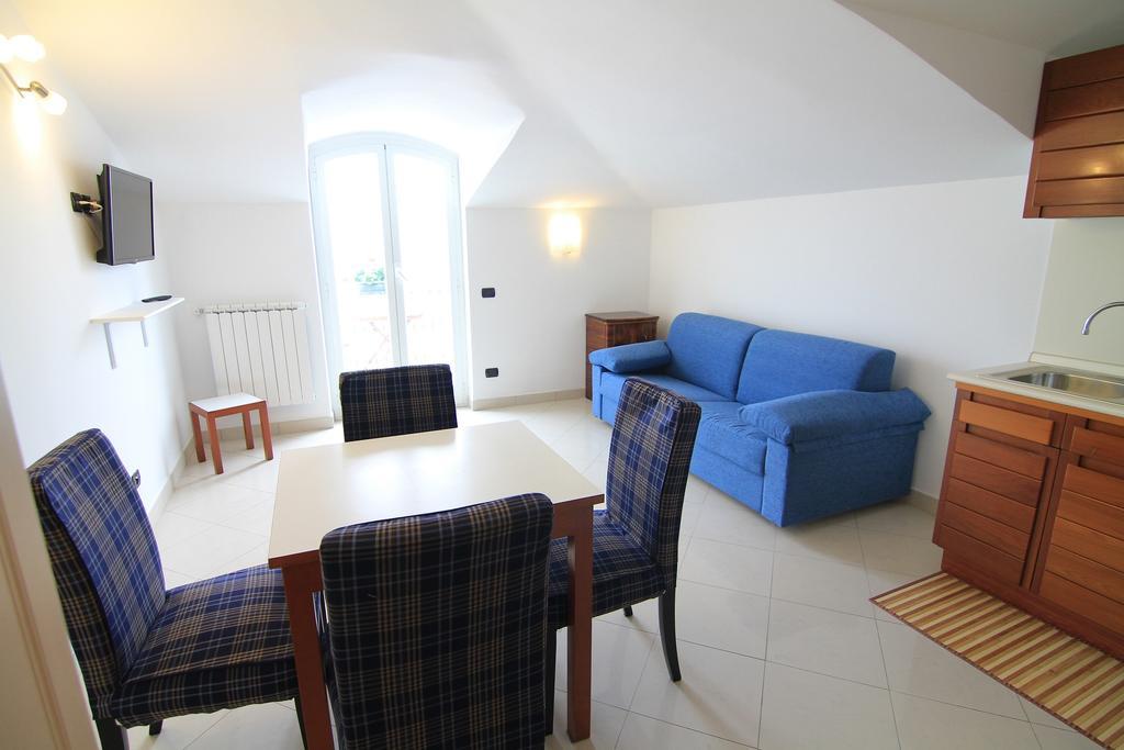 Residenza Marina Apartamento Riva Ligure Quarto foto
